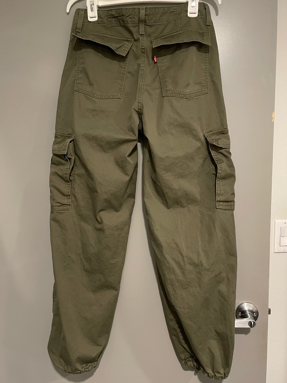 Levi’s Green Baggy Cargo Pants - Picture 2 of 3